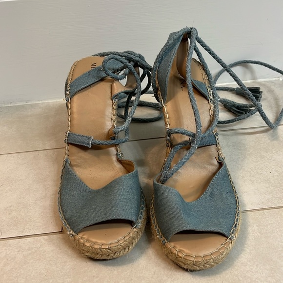 Baby blue wedges - Picture 1 of 3